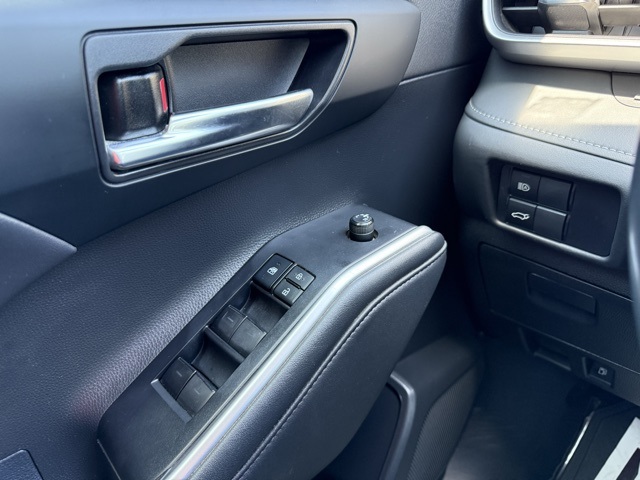 2022 Toyota Highlander XLE photo 24
