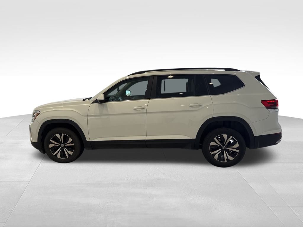 2024 Volkswagen Atlas SE photo 2