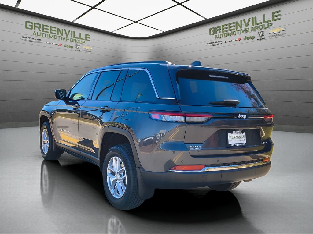 2025 Jeep Grand Cherokee Laredo X photo 4