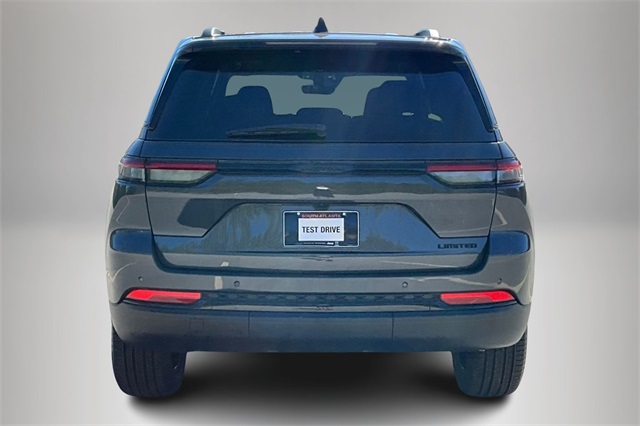 2025 Jeep Grand Cherokee Limited photo 2