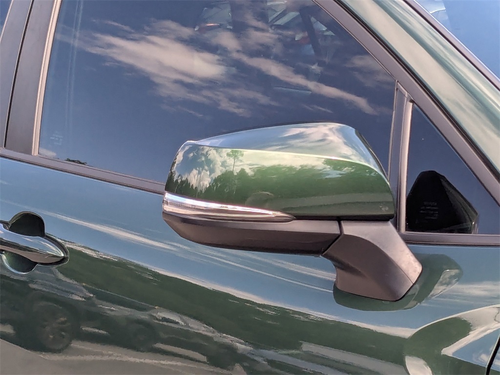 2022 Toyota Corolla Cross LE photo 8
