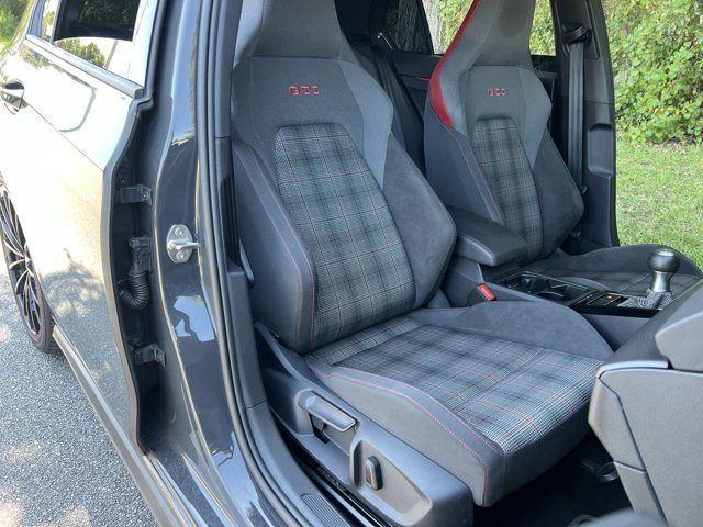 2023 Volkswagen Golf GTI Anniversary Edition photo 15