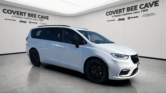2026 Chrysler Pacifica Limited's photo