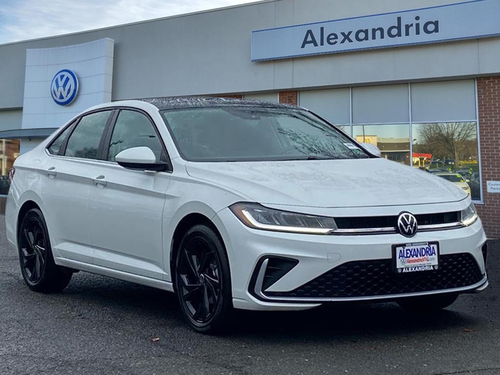 2025 Volkswagen Jetta SE's photo