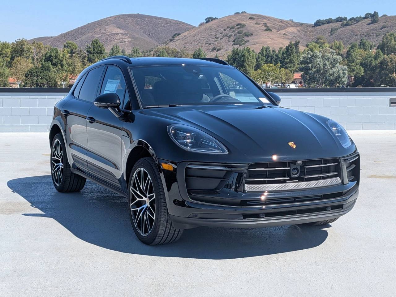 2026 Porsche Macan T photo 7