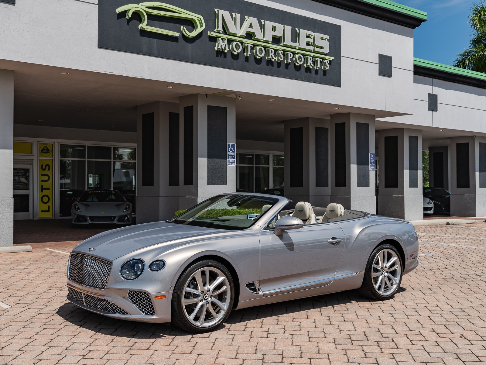 2022 Bentley Continental GT V8 photo 31