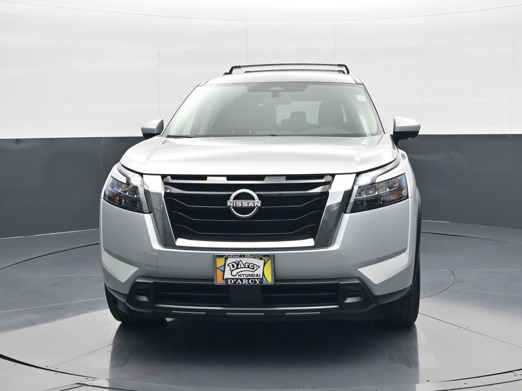2023 Nissan Pathfinder SV photo 2