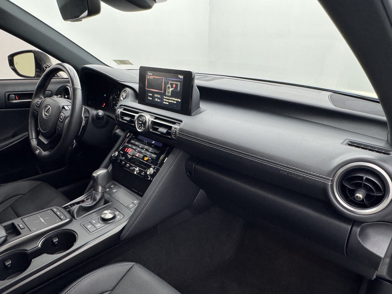 2022 Lexus IS 350 F SPORT photo 11
