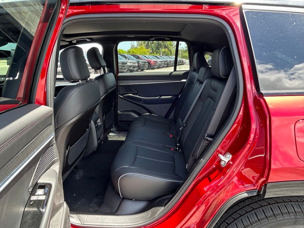 2025 Jeep Wagoneer S Limited photo 30