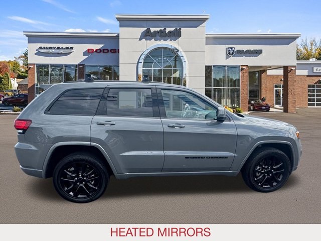 2022 Jeep Cherokee Laredo X photo 2