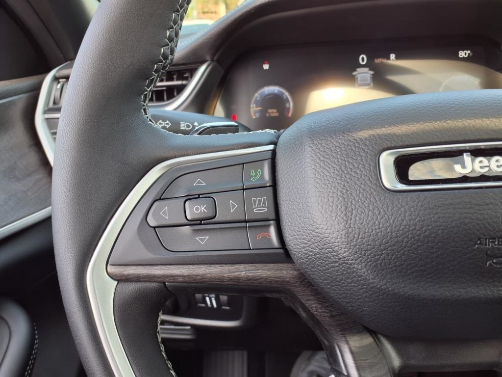 2025 Jeep Grand Cherokee Limited photo 17