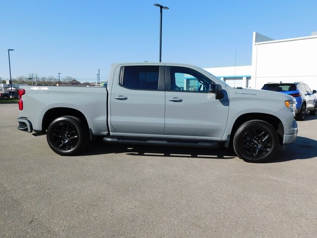 2024 Chevrolet Silverado 1500 RST photo 2