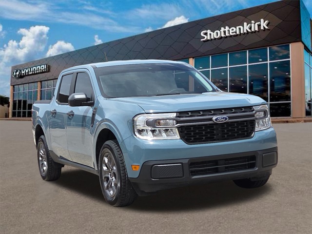 2023 Ford Maverick XLT photo 2