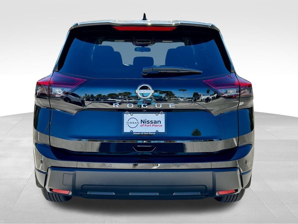 2026 Nissan Rogue SV photo 4