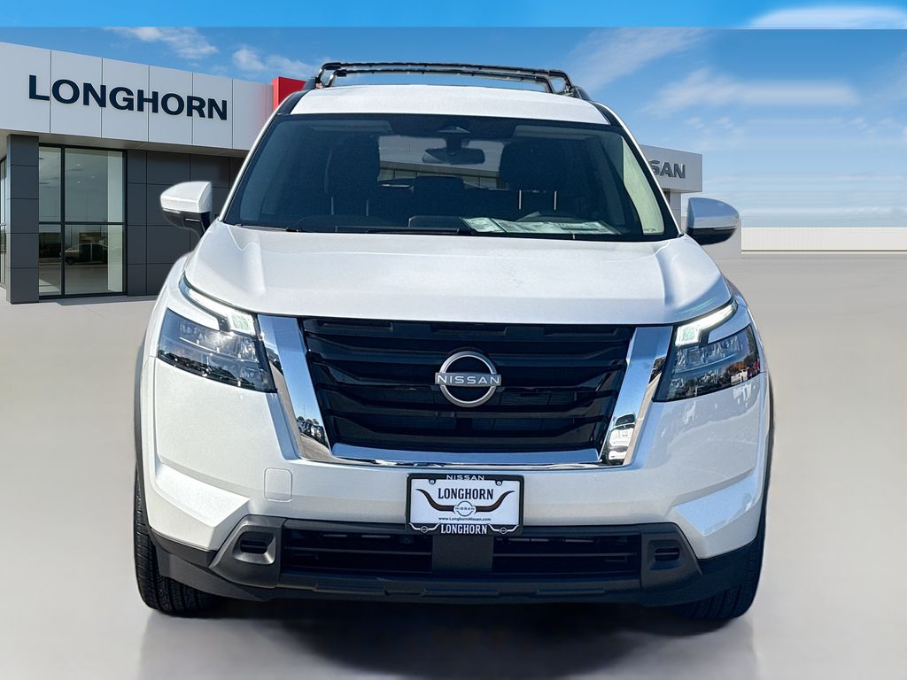 2025 Nissan Pathfinder SV photo 2