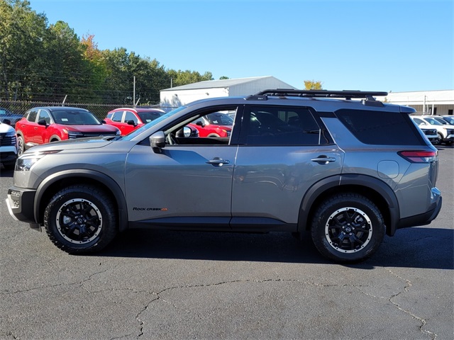 2025 Nissan Pathfinder Rock Creek photo 3