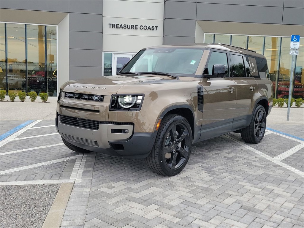 2026 Land Rover Defender S's photo