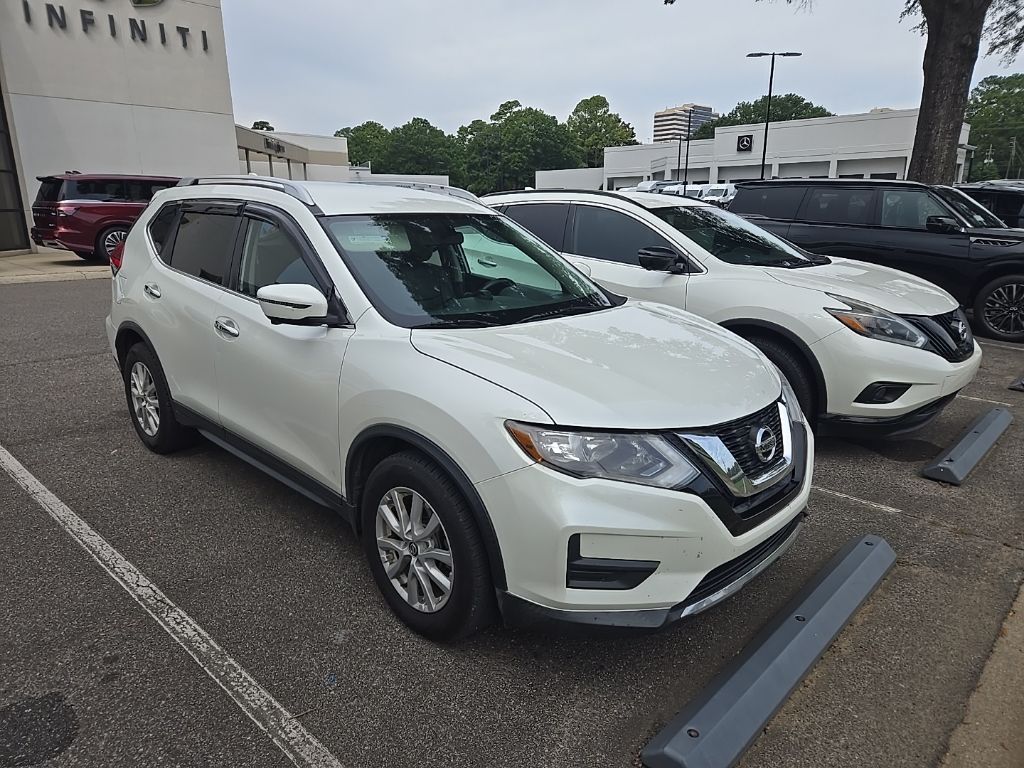 2017 Nissan Rogue SV photo 5
