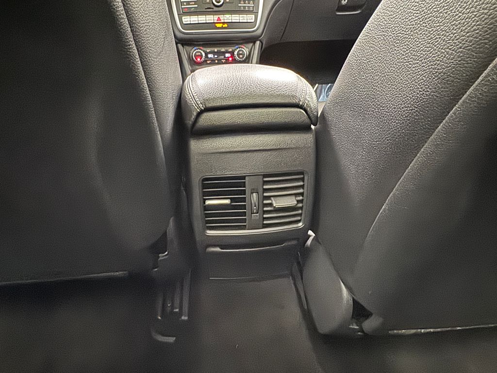 2020 Mercedes Benz GLA 250 4MATIC photo 21