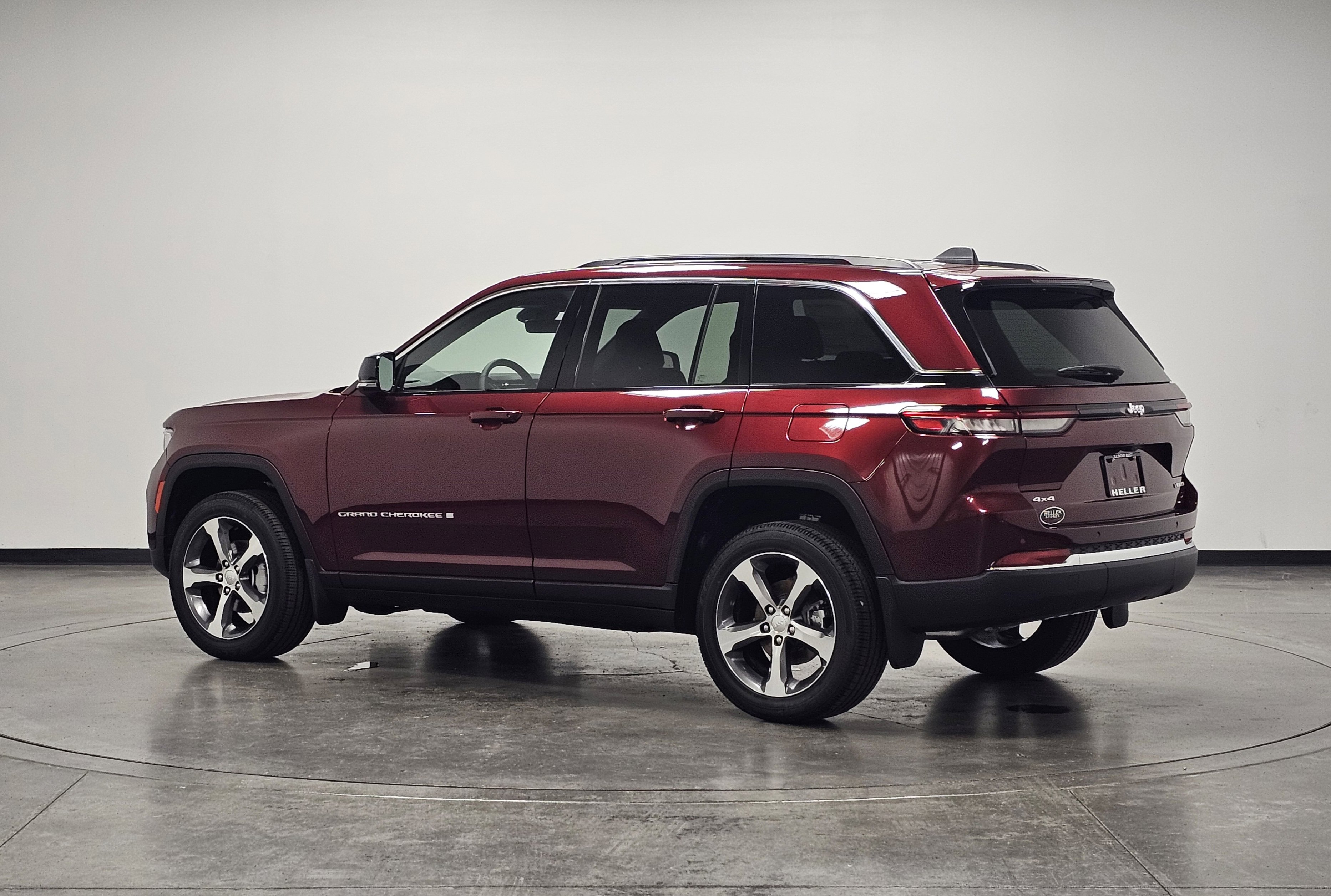 2025 Jeep Grand Cherokee Limited photo 4