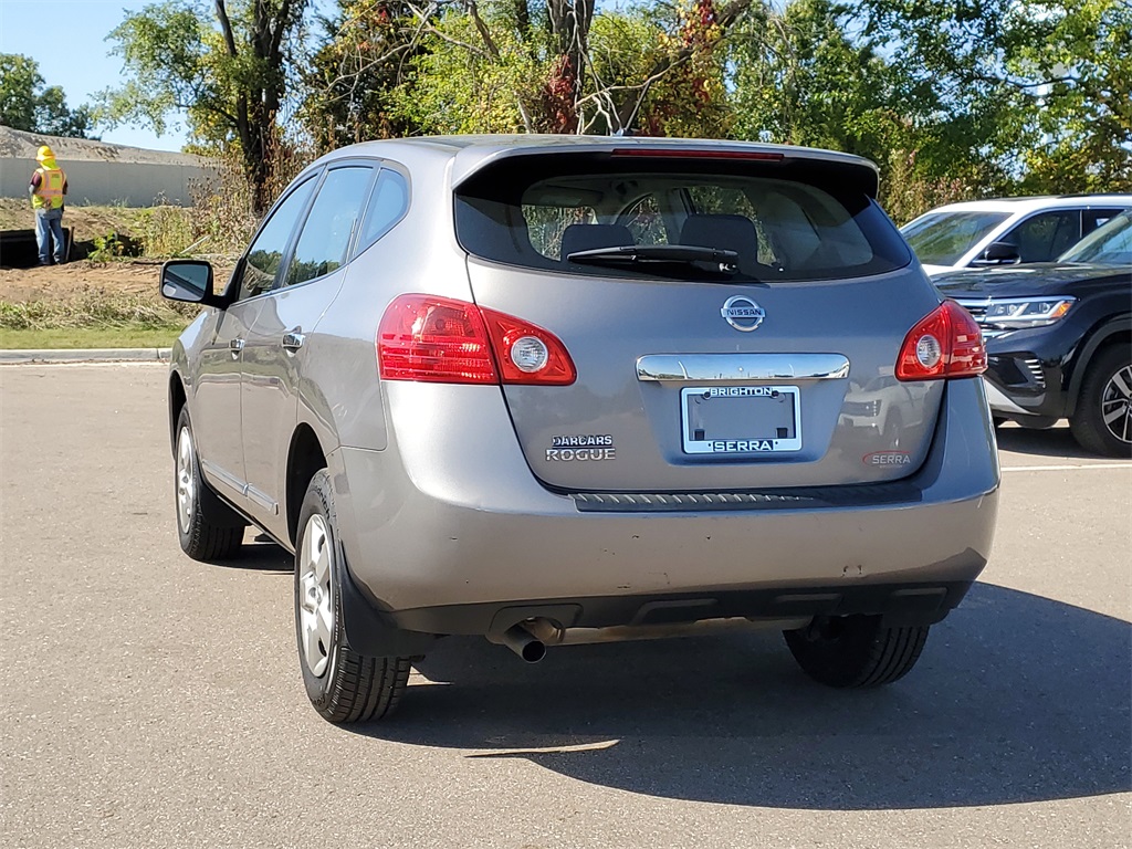 2013 Nissan Rogue S photo 2