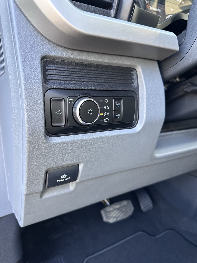 2026 Ford F-250 XL photo 9