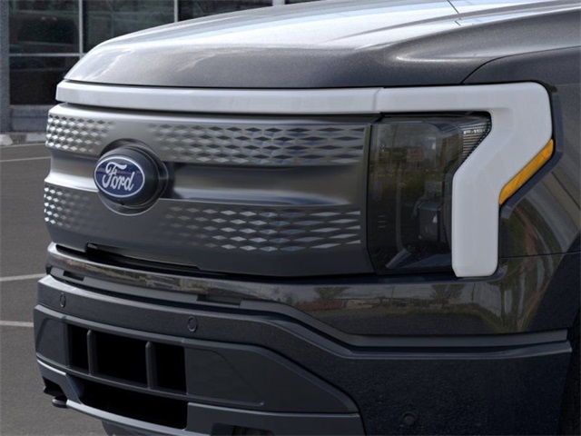 2025 Ford F-150 Lightning photo 17