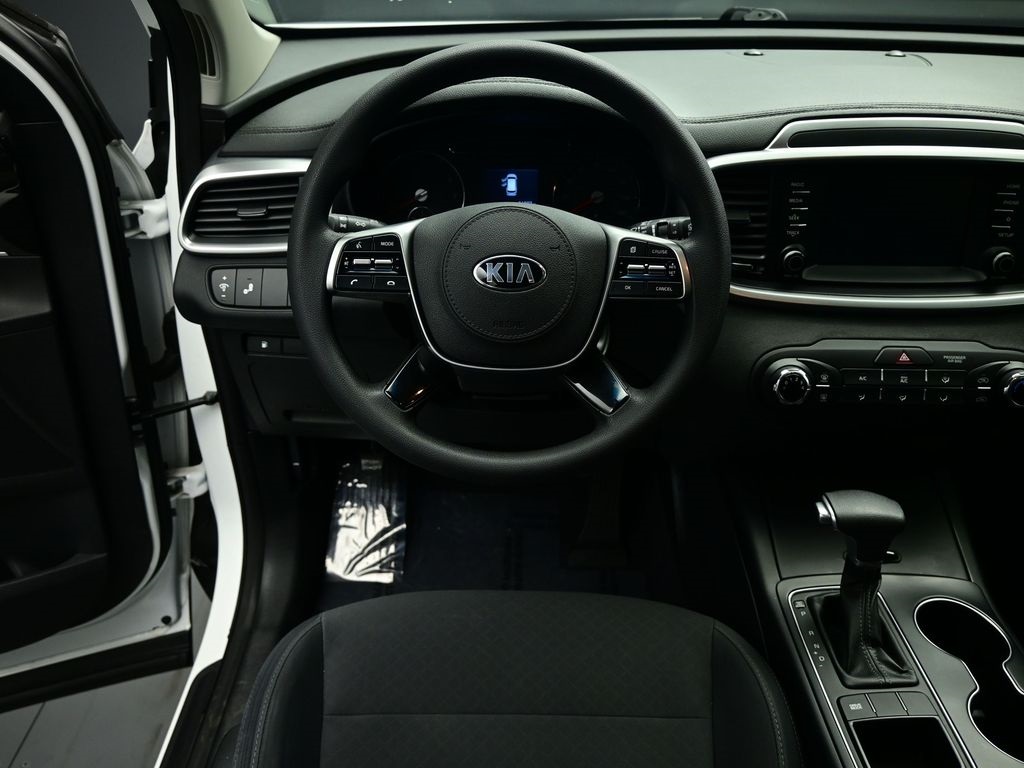 2019 Kia Sorento LX photo 2