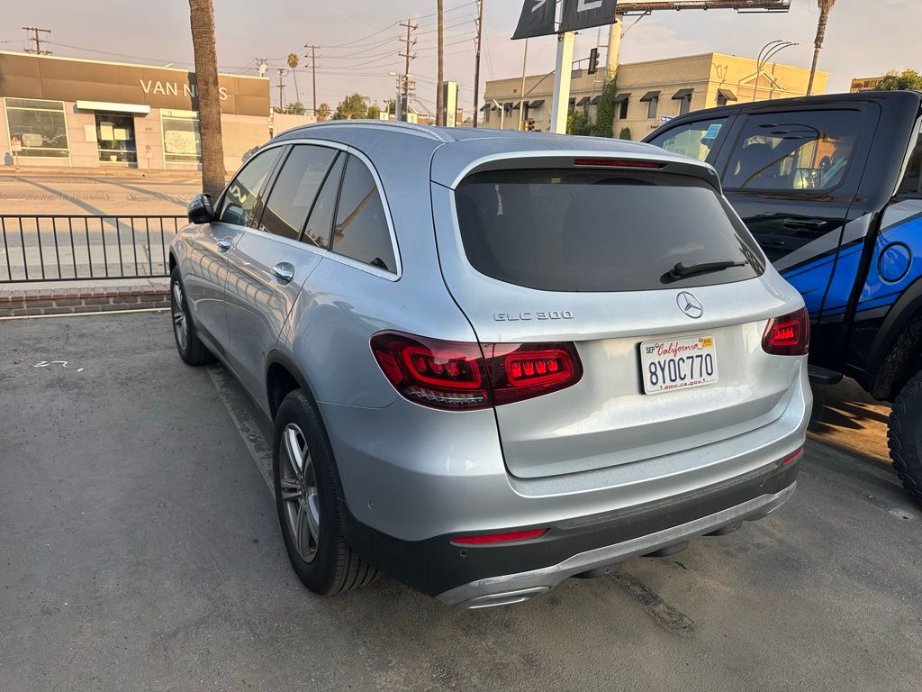 2021 Mercedes Benz GLC 300 photo 3