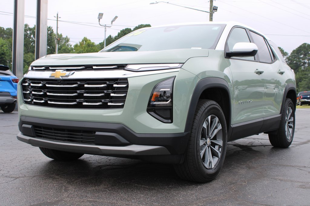2026 Chevrolet Equinox LT photo 2