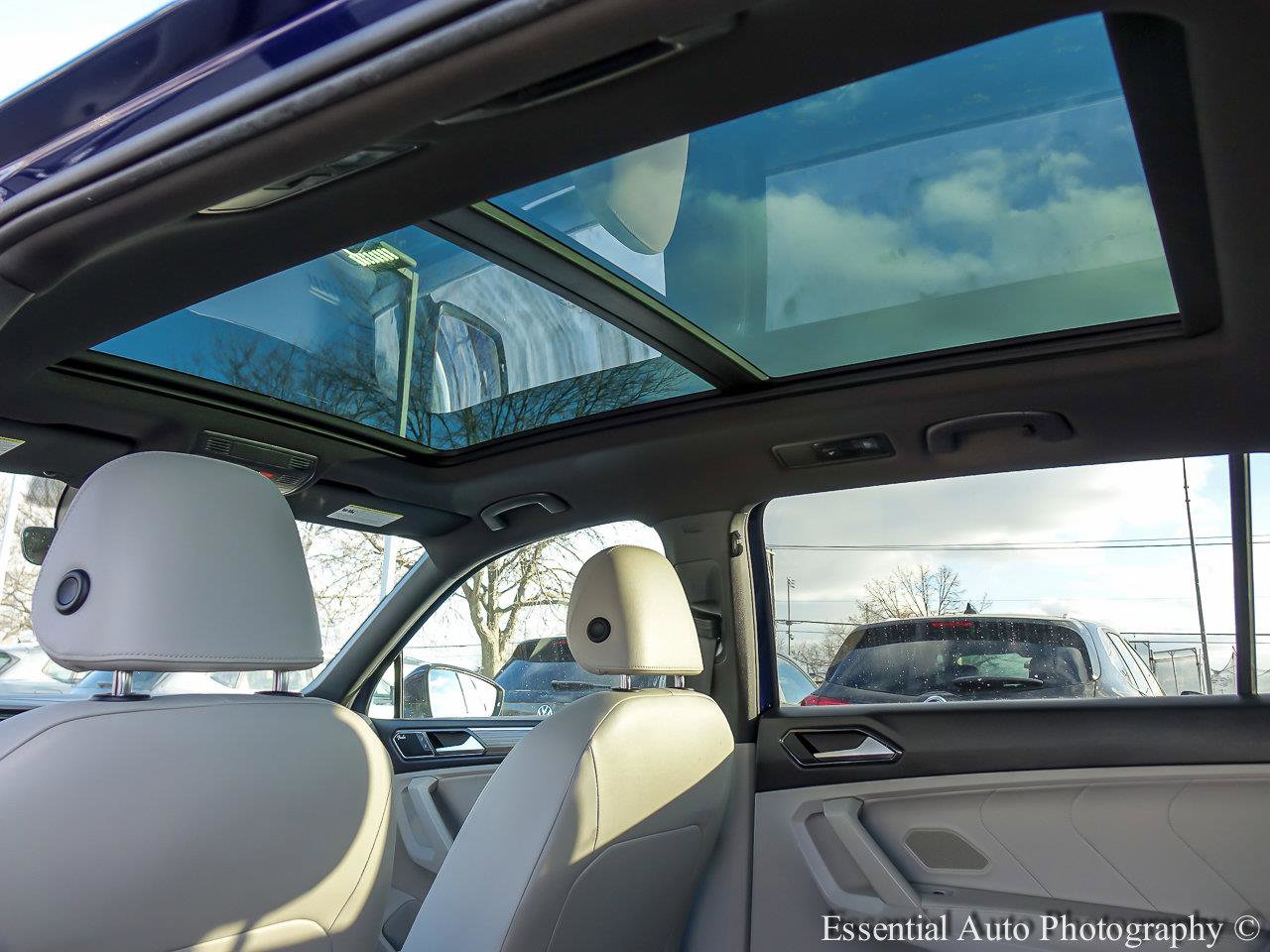 2022 VOLKSWAGEN TIGUAN - Image 10