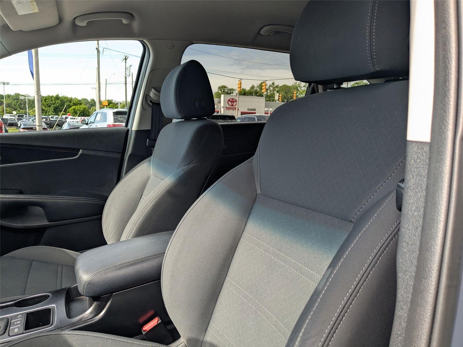 2020 Kia Sorento S V6 photo 15