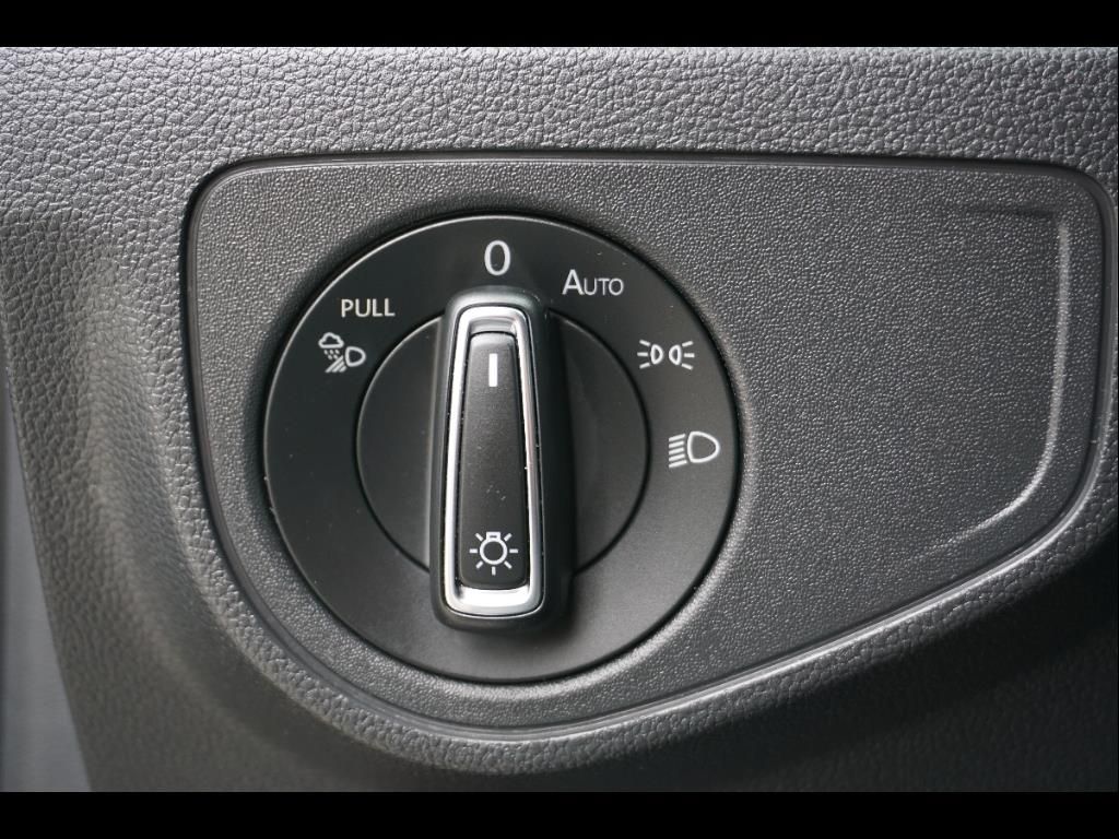 2022 Volkswagen Atlas Cross Sport SE Technology photo 12
