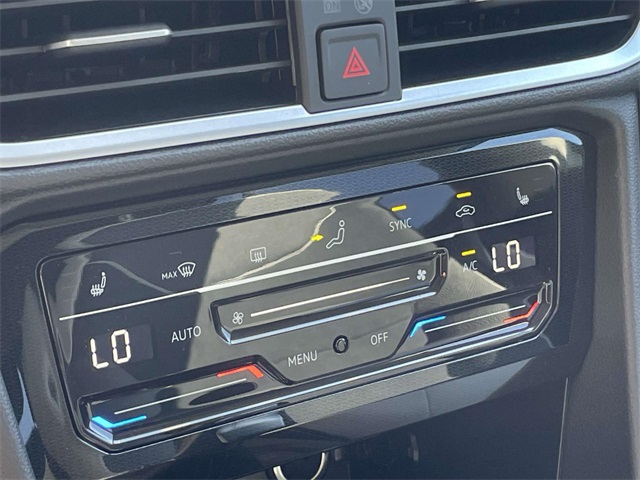 2025 Volkswagen Taos SE photo 19