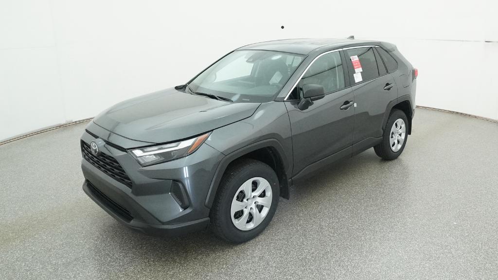 2025 Toyota RAV4 LE's photo