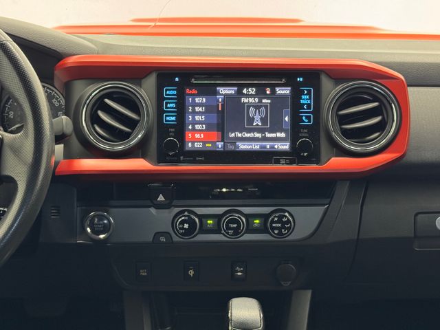2017 Toyota Tacoma SR5 TRD Sport photo 4