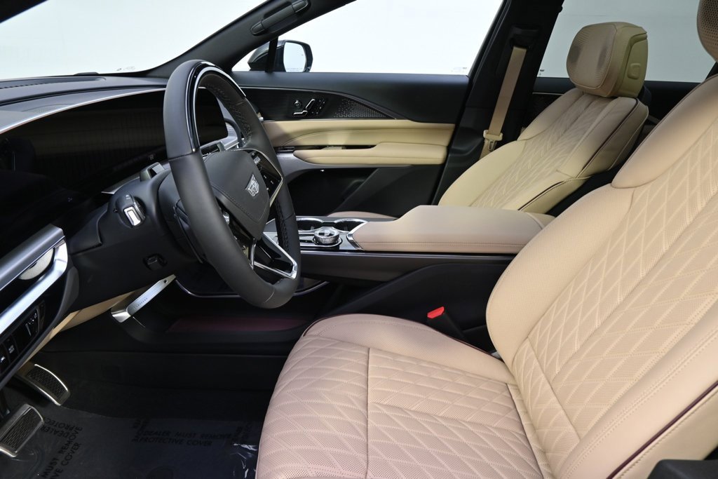 2025 Cadillac Lyriq Luxury photo 13
