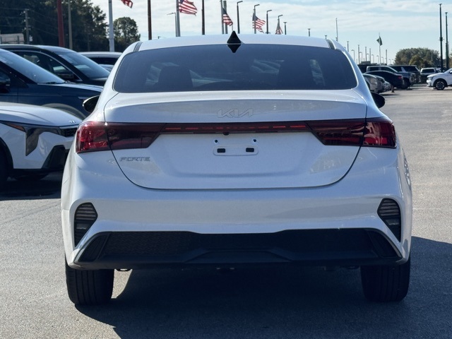 2024 Kia Forte LXS photo 4