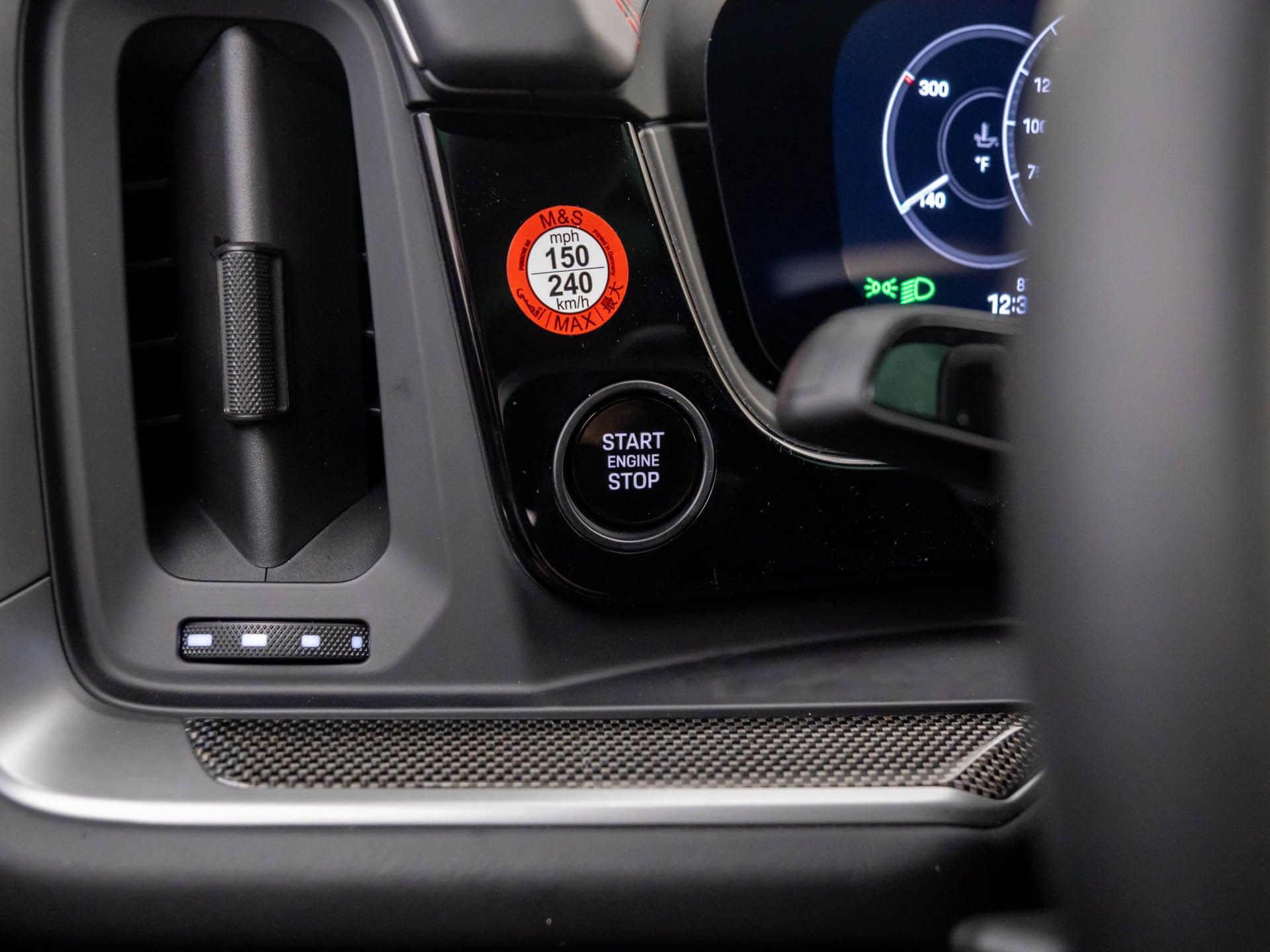 2025 Porsche Cayenne E-Hybrid Turbo photo 18