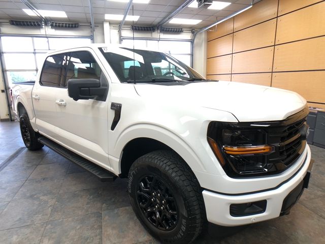 2025 Ford F-150 XLT photo 2