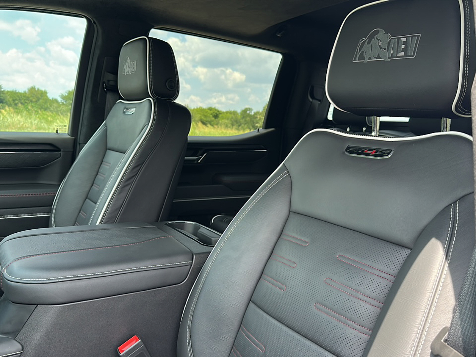 2024 Gmc Sierra 1500 AT4X photo 5
