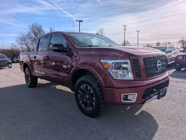2019 Nissan Titan PRO-4X's photo
