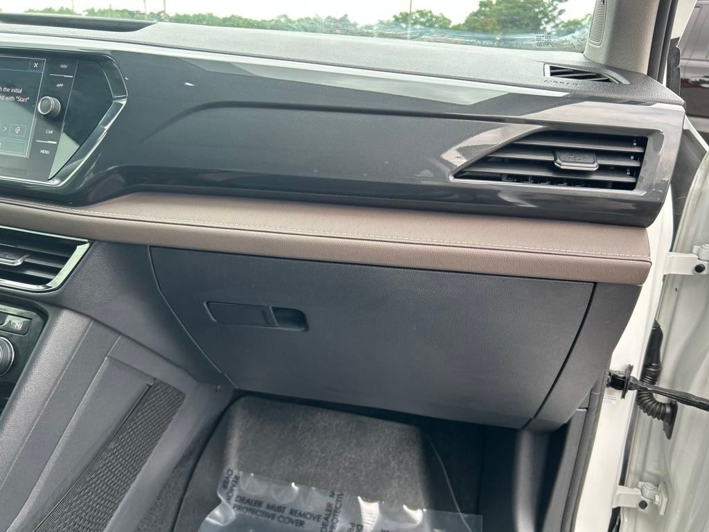2023 Volkswagen Taos SEL photo 27