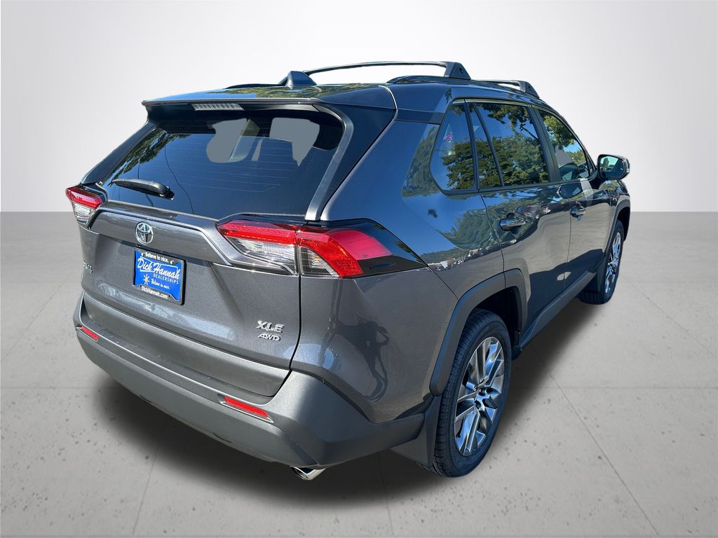 2025 Toyota RAV4 XLE Premium photo 7