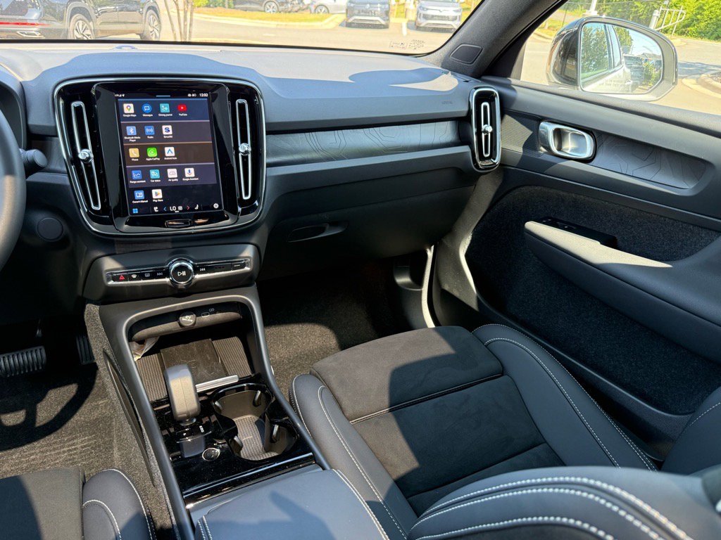 2024 Volvo C40 Recharge Plus photo 25