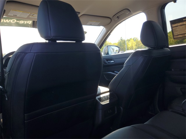 2024 Nissan Pathfinder SL photo 9