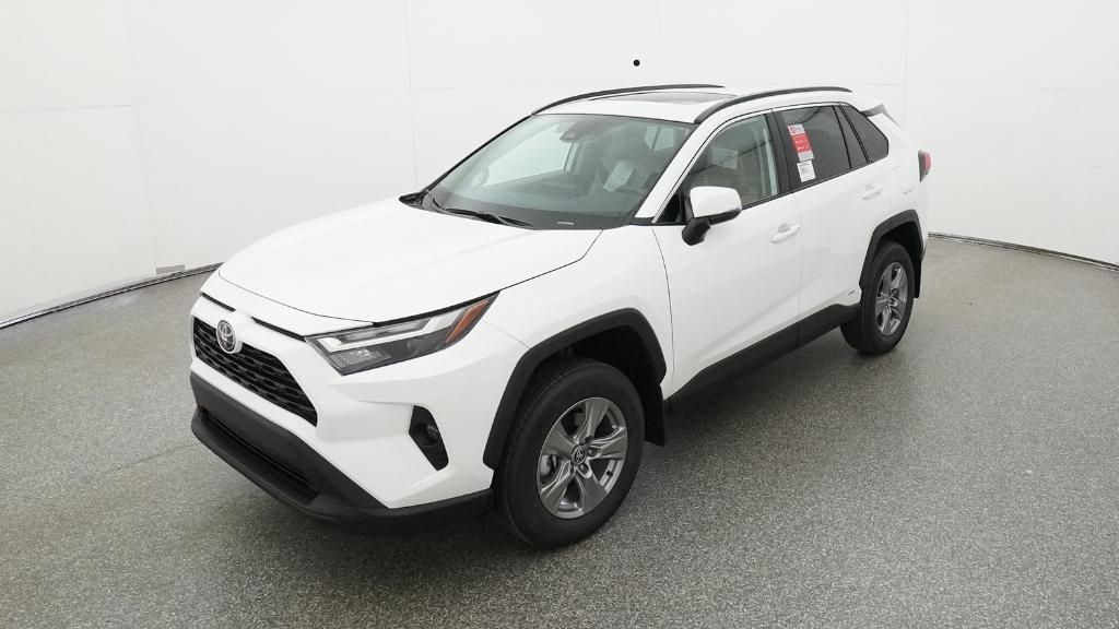 2025 Toyota RAV4 XLE's photo