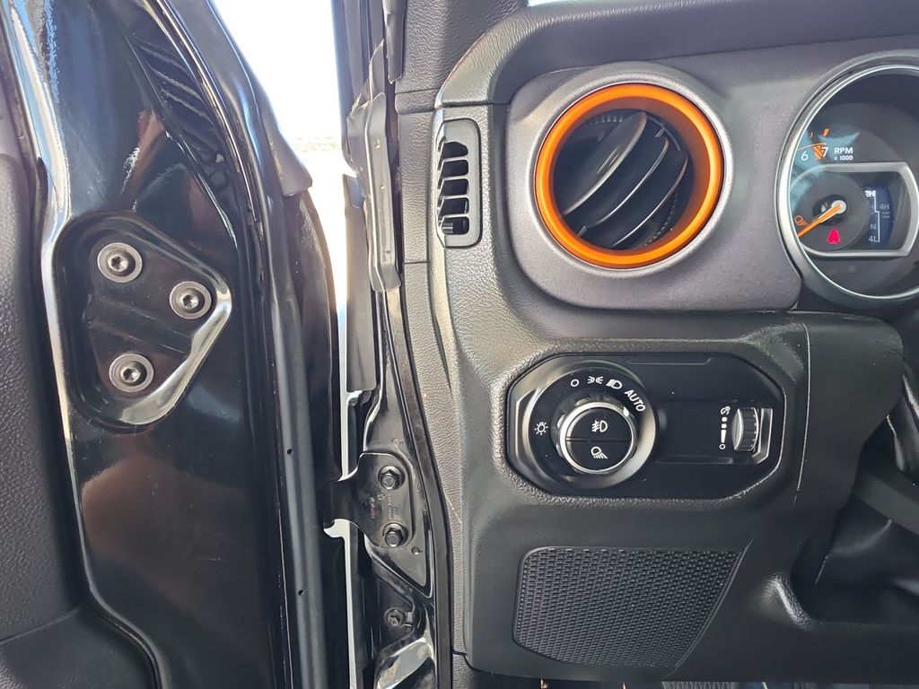 2023 Jeep Gladiator Mojave photo 17