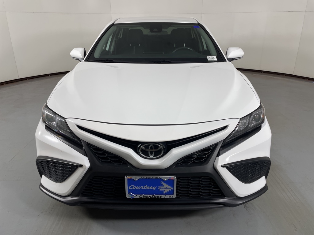 2024 Toyota Camry SE photo 3