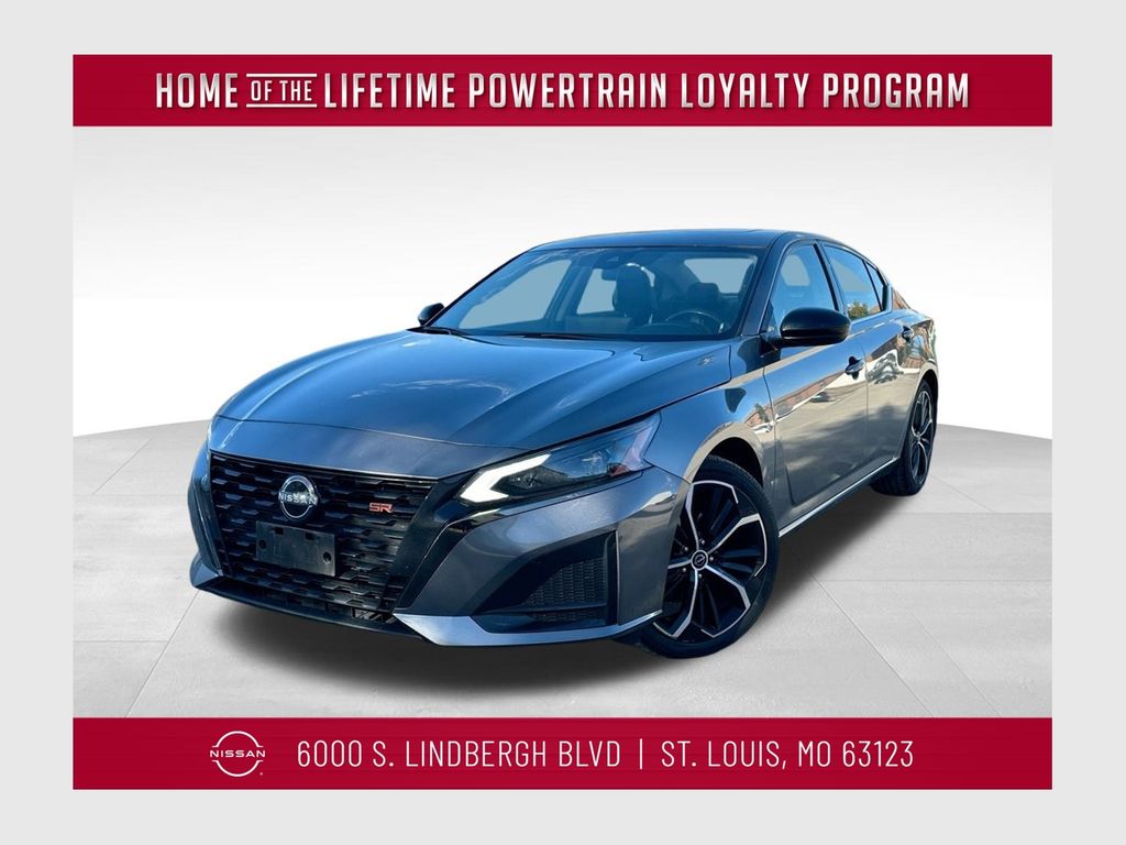 2023 Nissan Altima SR